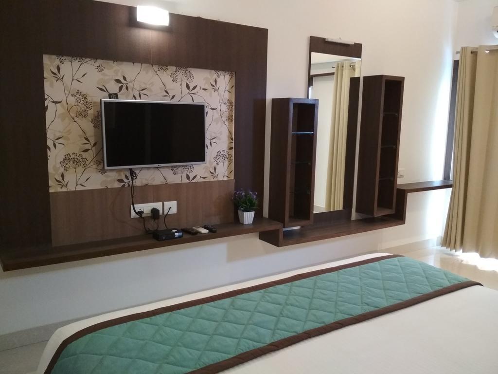 White Castle Boutique Apartment Hotel Бангалор Екстериор снимка