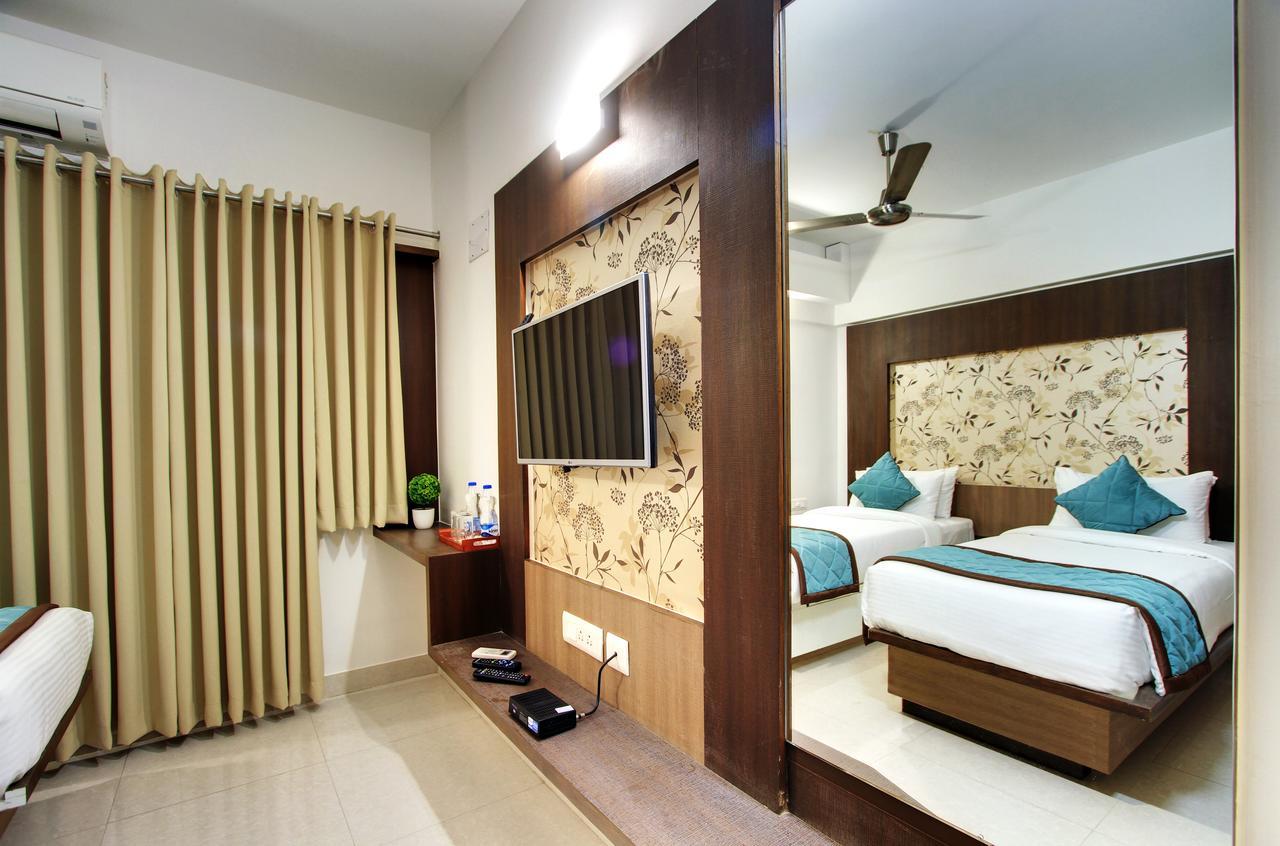 White Castle Boutique Apartment Hotel Бангалор Екстериор снимка
