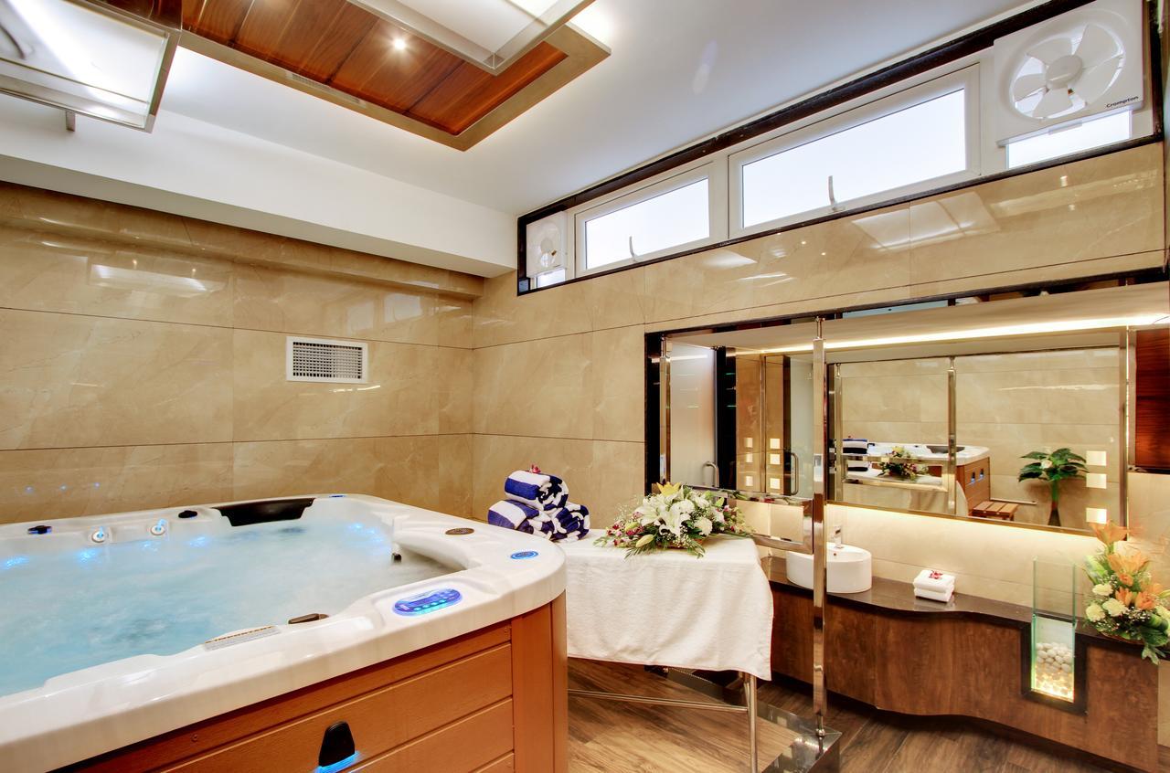 White Castle Boutique Apartment Hotel Бангалор Екстериор снимка